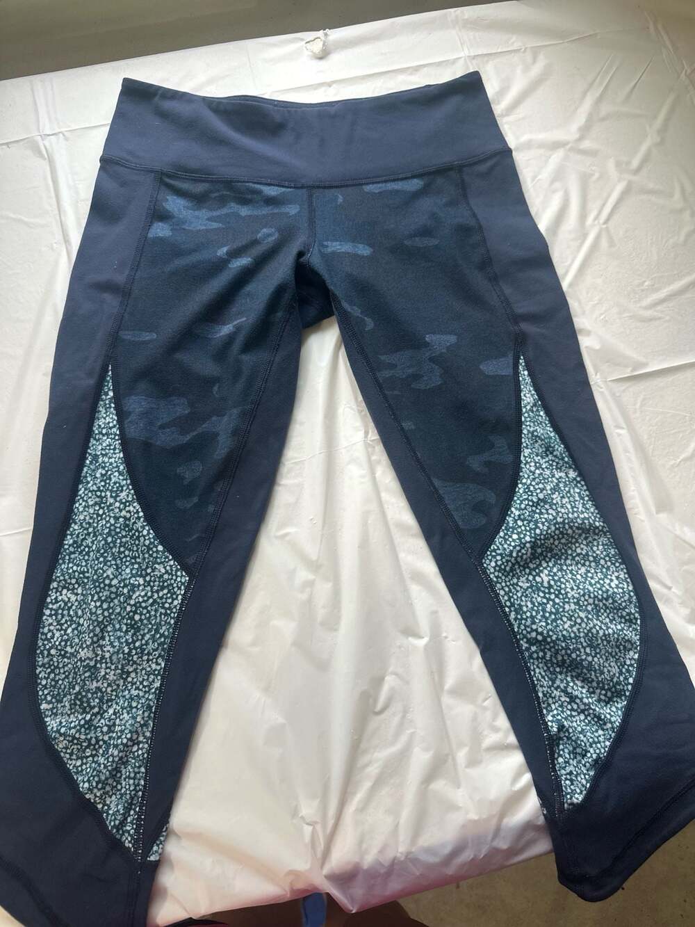 Lululemon Wunder Under Crop Legging Lotus Camo Oil Slick Blue Size 6